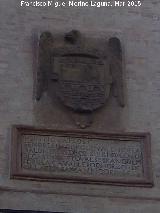 Ayuntamiento de Andjar. Escudo e inscripcin derecha