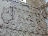 Catedral de Baeza. Capilla Dorada. Escudos y relieve