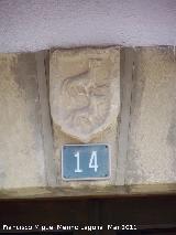 Casa de la Calle Cipriano Alhambra n 14. Escudo