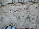 Palacio de Jabalquinto. Escudos izquierdos de Benavides, Manrique, Mendoza y Rojas