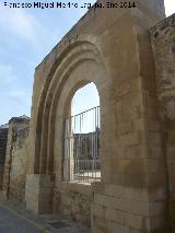 Iglesia romnica de San Juan. Portada reconstruida