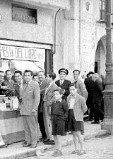 Edificio de la Calle Bernab Soriano n 24. Foto antigua. Se aprecia parte de los soportales