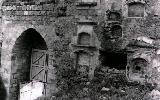 Castillo de Baos de la Encina. Foto de 1950 cuando era cementerio