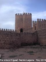Castillo de Baos de la Encina. Torre del Homenaje desde el patio de armas