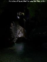 Cueva de Cuadros. Cascada