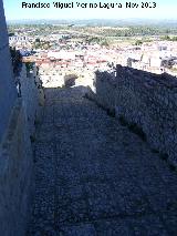 Castillo de la Villa. Muralla Oeste. Adarve