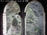 Castillo de la Yedra. Ventana con columna parteluz