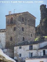 Castillo de la Yedra. Torren del tercer recinto convertido en vivienda