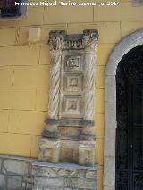 Casa del Rey Fernando. Columnas de la izquierda