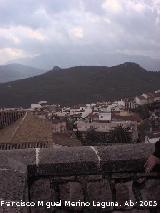 Castillo del Zumbel. Desde la azotea del Torren del Conde de Torralba, el pico cnico de la izquierda es el Zumel