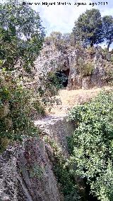 Cueva del Tercero. Cueva desde la presa