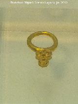 Cerrillo Blanco. Colgante de oro ibrico. Periodo Orientalizante 700-601 a.C. Museo Provincial
