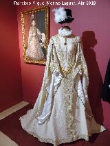 Felipe II. Vestido de la Infanta Isabel Clara Eugenia. Exposicin Palacio Episcopal Salamanca