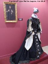 Ropa femenina en el Siglo XVI. Vestido de Isabel de Valois. Exposicin Palacio Episcopal Salamanca