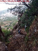 Cueva del Plato. Pequea terraza donde se ubica la cueva