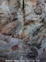 Pinturas rupestres de la Cueva de los Arcos II. Restos de pinturas