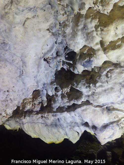 Cueva del Agua - Cueva del Agua. Formaciones calcreas