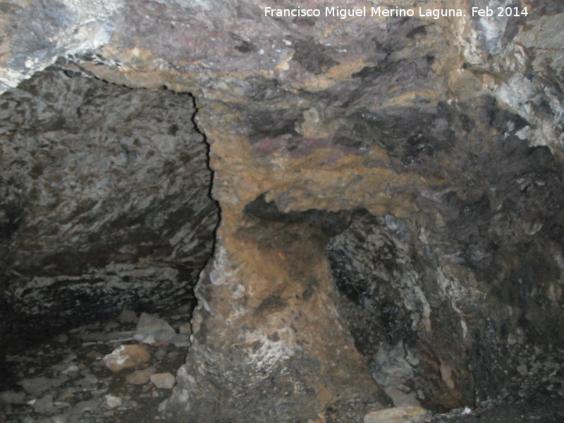 Cueva del Balneario - Cueva del Balneario. Columna ptrea