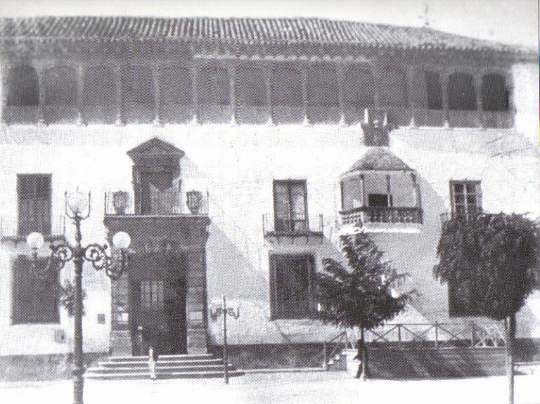 Palacio del Duque de Montemar - Palacio del Duque de Montemar. Con su balcn de Pilatos