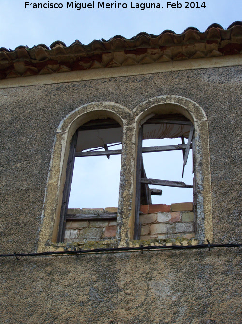 Iglesia de Cetrina Viejo - Iglesia de Cetrina Viejo. Ventana lateral con parteluz