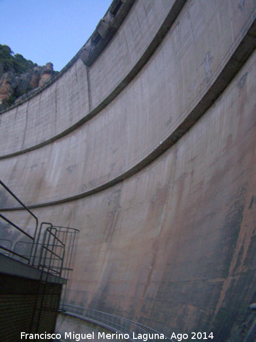 Pantano del Quiebrajano - Pantano del Quiebrajano. Presa