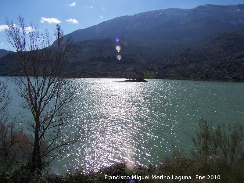 Pantano del Quiebrajano - Pantano del Quiebrajano. Isla