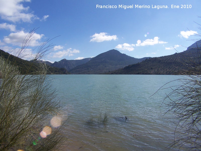 Pantano del Quiebrajano - Pantano del Quiebrajano. Orilla