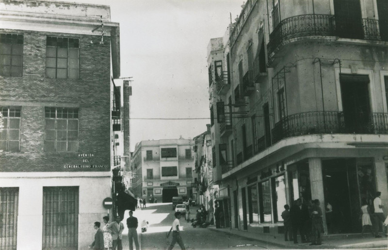 Paseo de la Estacin - Paseo de la Estacin. Foto antigua. Esquina con la Calle Rastro. IEG