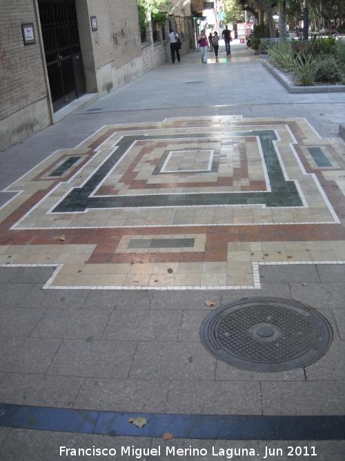 Paseo de la Estacin - Paseo de la Estacin. Mosaico de mrmoles