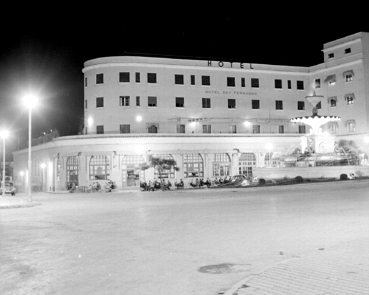 Plaza de la Libertad - Plaza de la Libertad. Foto antigua. Hotel Rey Fernando