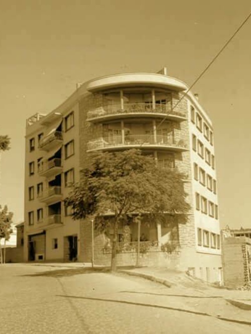 Edificio de la Avenida Ejrcito Espaol n 4 - Edificio de la Avenida Ejrcito Espaol n 4. Foto antigua