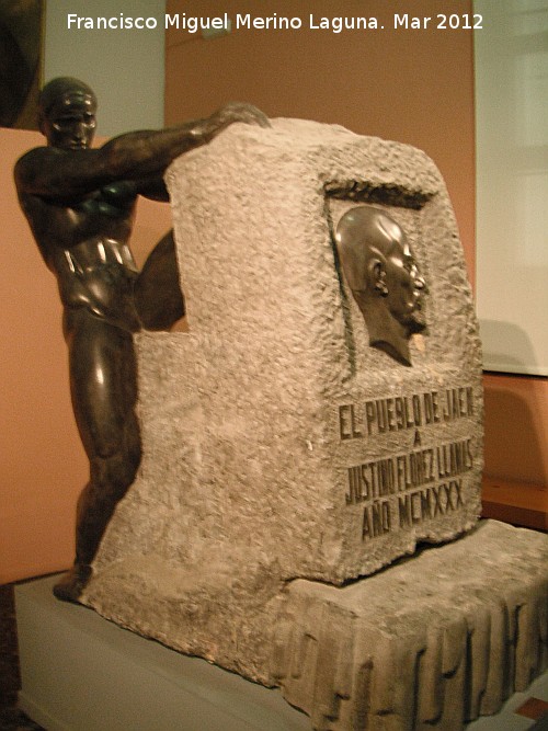 Monumento a Justino Flores - Monumento a Justino Flores. Original en el Museo Provincial de Jan