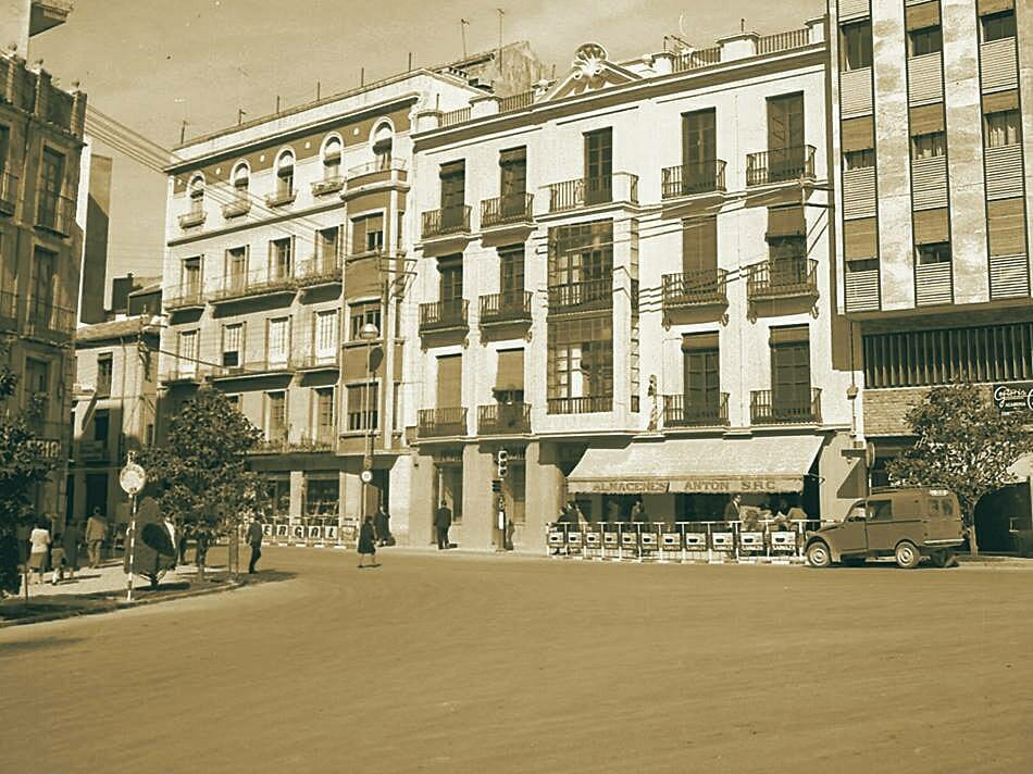 Plaza de la Constitucin - Plaza de la Constitucin. Foto antigua