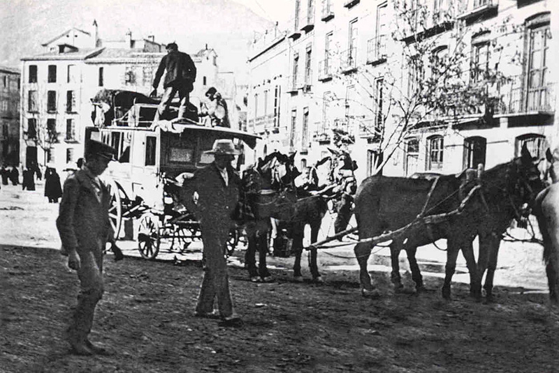 Plaza de la Constitucin - Plaza de la Constitucin. Foto antigua. Diligencia