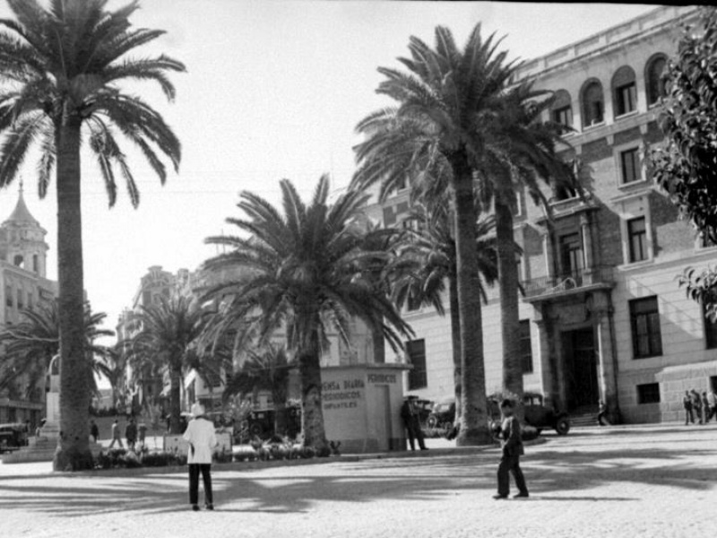 Plaza de la Constitucin - Plaza de la Constitucin. Foto antigua