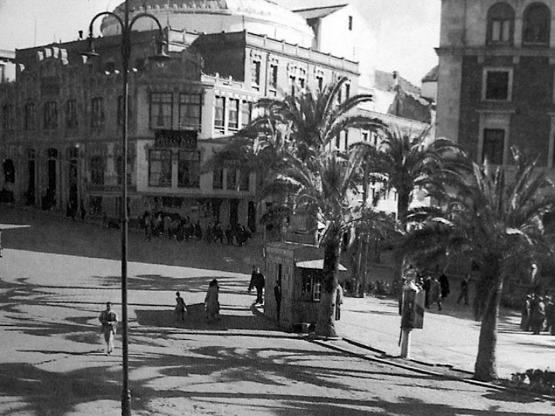 Plaza de la Constitucin - Plaza de la Constitucin. Foto antigua