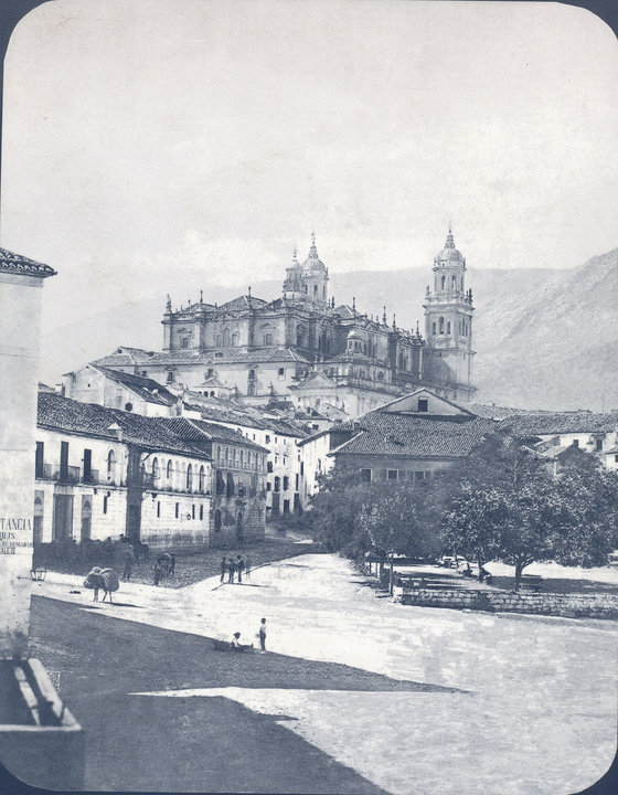 Plaza de la Constitucin - Plaza de la Constitucin. 1883 foto realizada por Don Genaro Jimnez