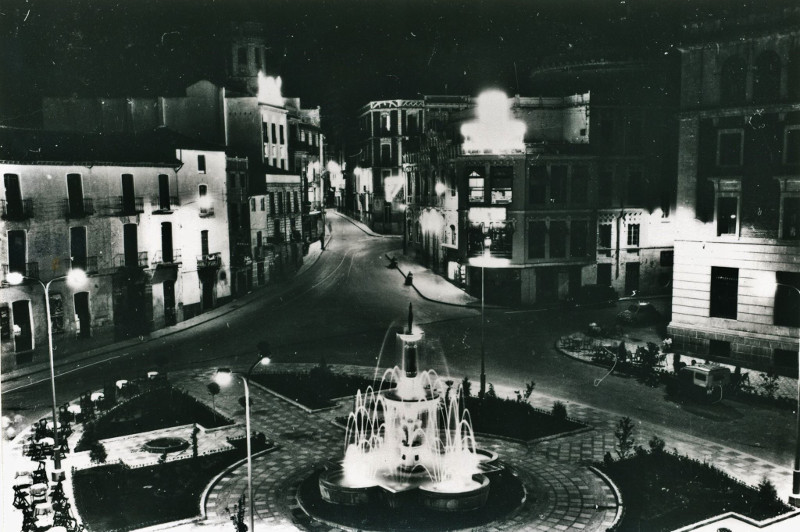 Plaza de la Constitucin - Plaza de la Constitucin. Foto antigua. Archivo IEG