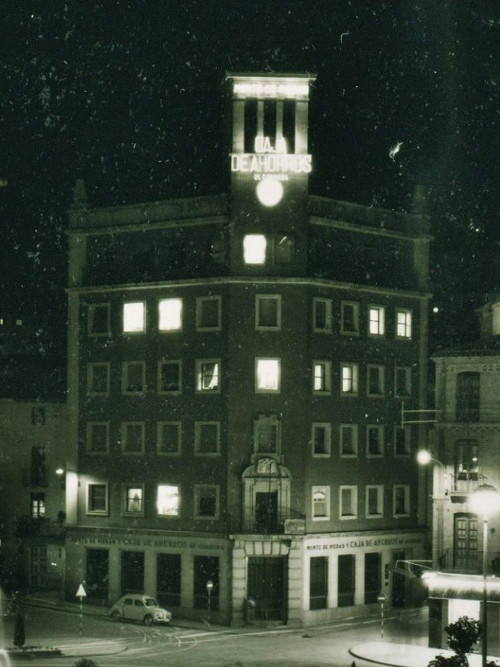 Edificio de la Caja de Ahorros de Crdoba - Edificio de la Caja de Ahorros de Crdoba. Foto antigua. Archivo IEG