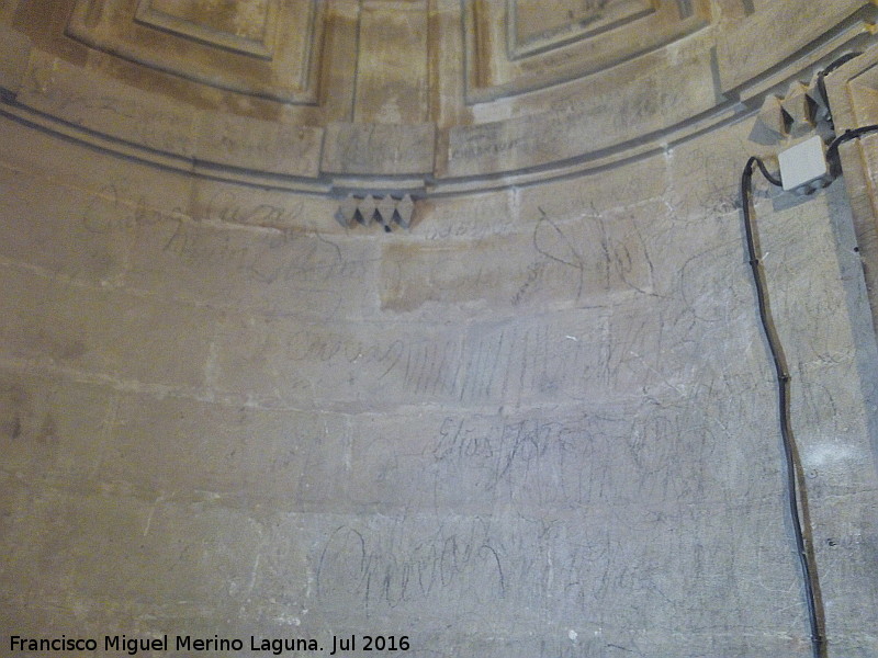 Catedral de Jaén. Escalera de Caracol de la Torre Norte - Catedral de Jaén. Escalera de Caracol de la Torre Norte. Graffitis