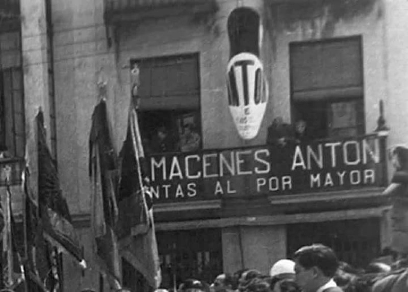 Edificio de la Plaza de la Constitucin n 8 - Edificio de la Plaza de la Constitucin n 8. Almacenes Antn foto antigua