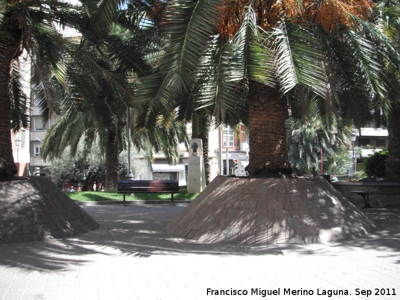 Monumento a Jacinto Higueras - Monumento a Jacinto Higueras. 