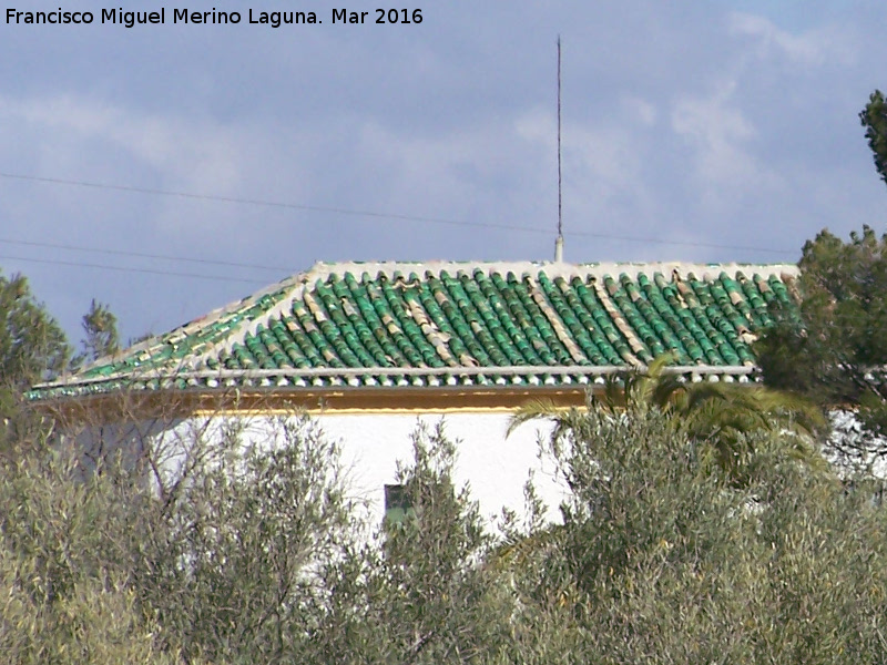 Casera Vega de la Reina - Casera Vega de la Reina. Tejas vidriadas verdes