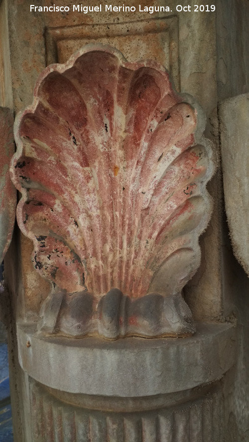 Fuente de San Bartolom - Fuente de San Bartolom. Concha