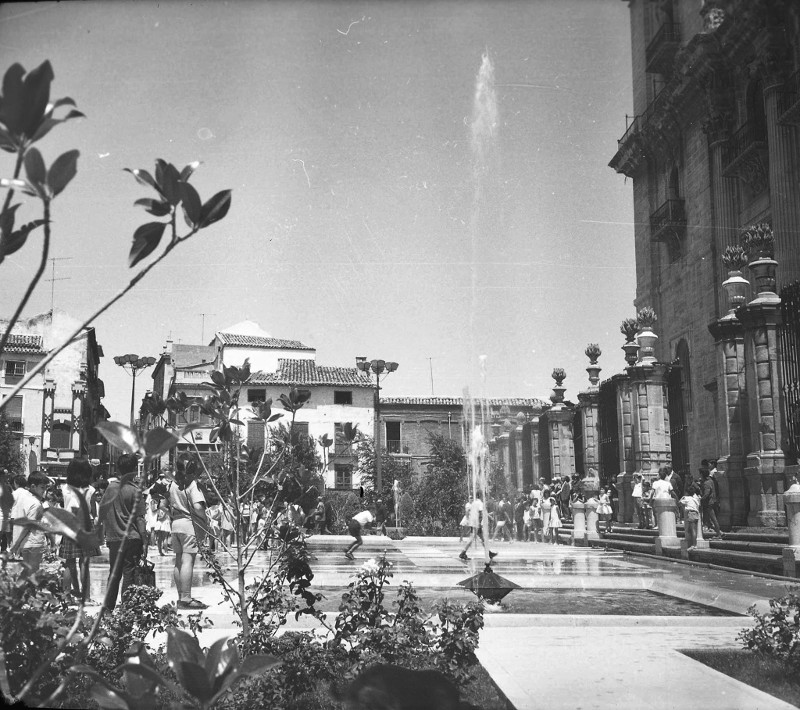 Plaza de Santa Mara - Plaza de Santa Mara. Inauguracin de las Fuentes. Archivo IEG
