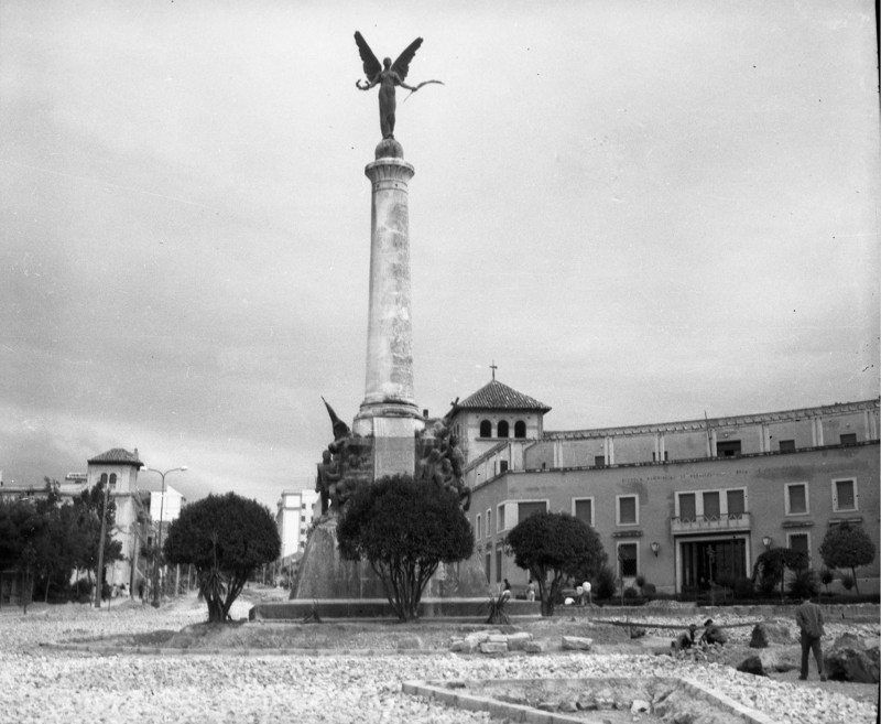 Plaza de las Batallas - Plaza de las Batallas. Foto antigua. Archivo IEG