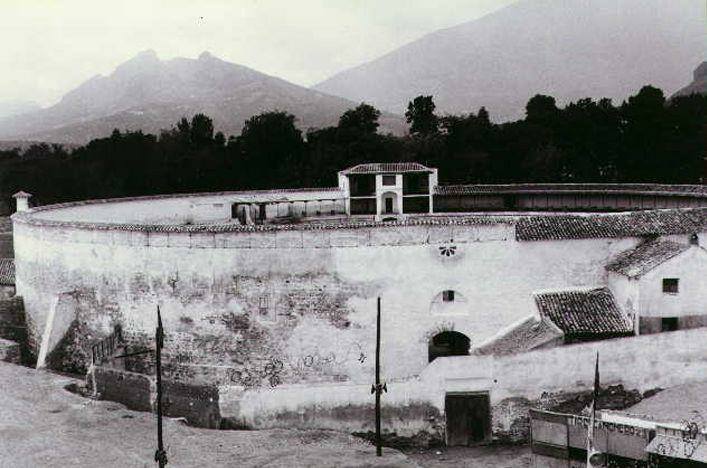 Plaza de Toros de Jan - Plaza de Toros de Jan. Foto antigua.  Primitiva Plaza de Toros