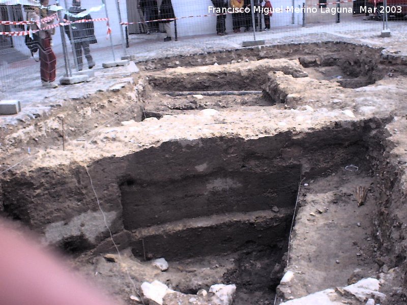 Muralla de Jan. Puerta de Baeza - Muralla de Jan. Puerta de Baeza. Excavacin arqueolgica