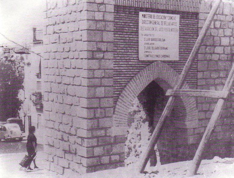 Muralla de Jan. Puerta Noguera - Muralla de Jan. Puerta Noguera. Foto antigua. Reconstruida por Berges