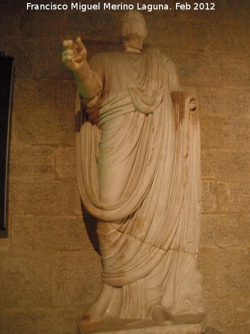Fuente de la Magdalena - Fuente de la Magdalena. Escultura romana. Museo Provincial